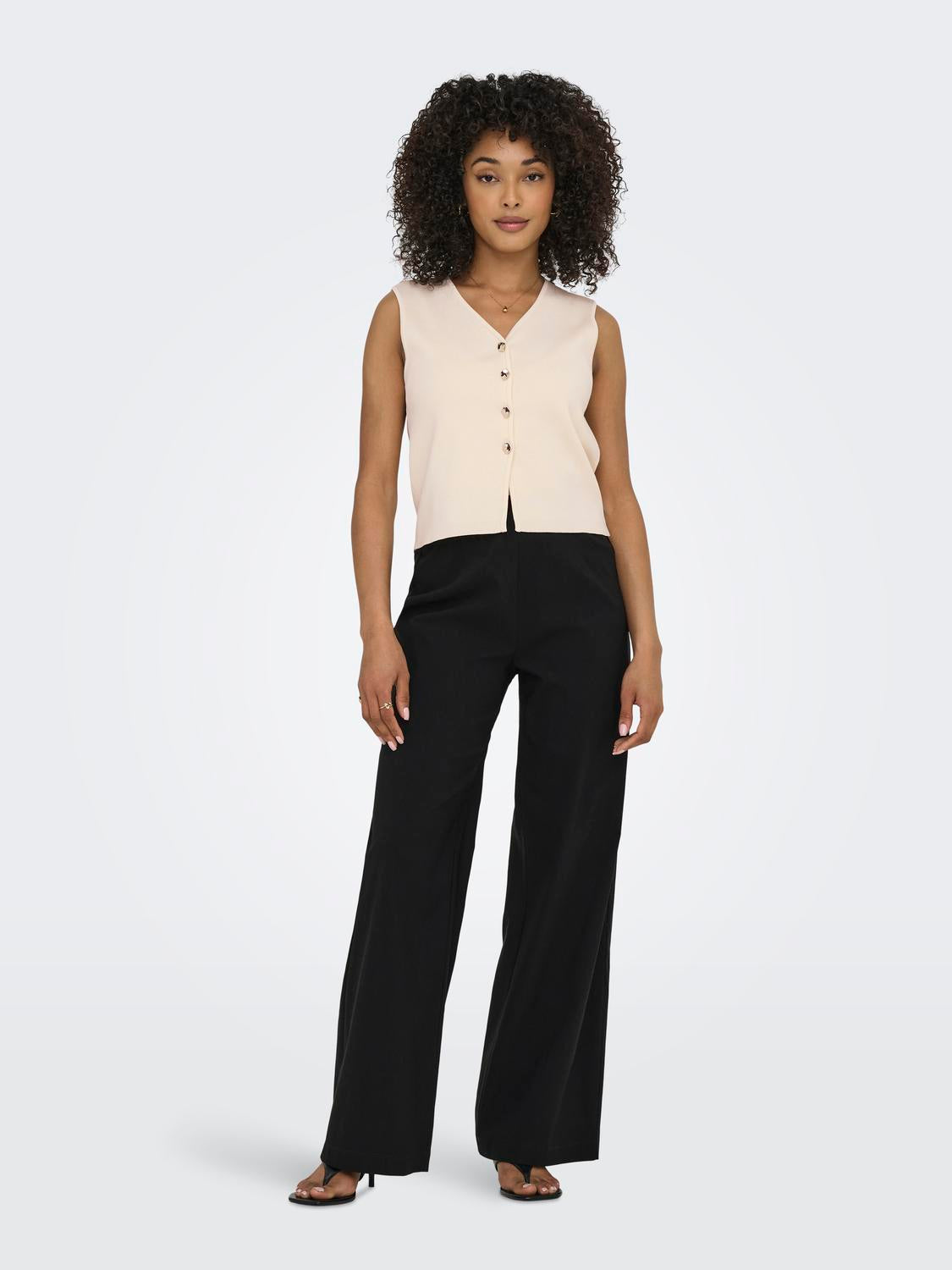 model_shot-front_full